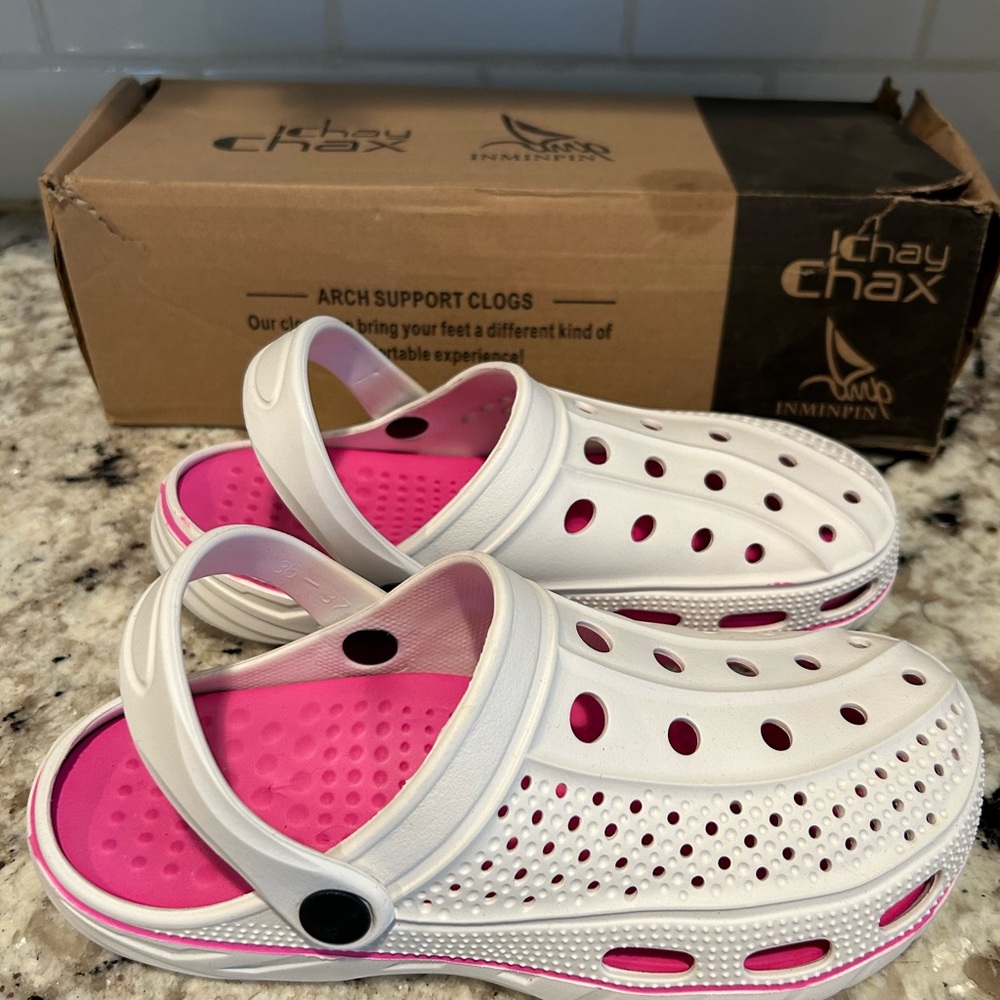 Women’s arch support clogs.  White and Pink Sandals with Sporty Design